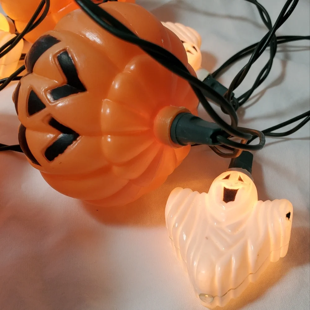 Halloween Pumpkins And Ghosts Vtg 1996 Blow Mold Light String, Set of 10